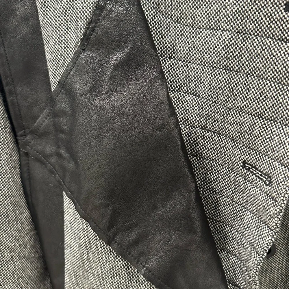 Wool coat - Picture 6 of 9